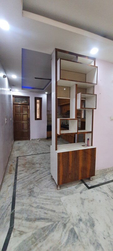 Room in 2.5 BHK Independent House at Sector 8 – for Rent