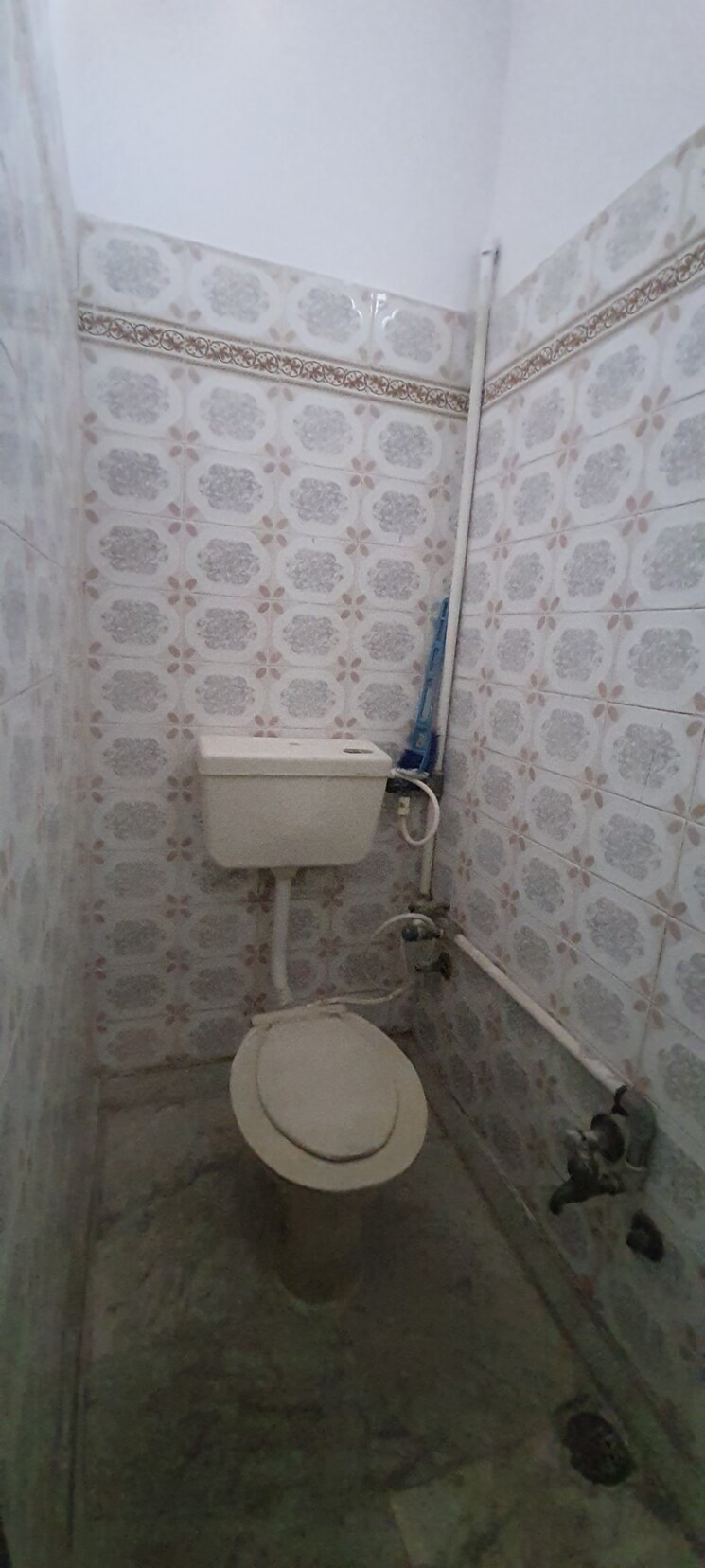 Bathroom, sector 8 2.5 Bedroom 160 Sq.Ft. Independent House In Sector 8 Faridabad 9323808