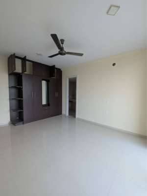 Room in 3 BHK Apartment at Hiranandani Glen Classic, Devinagar – for Rent