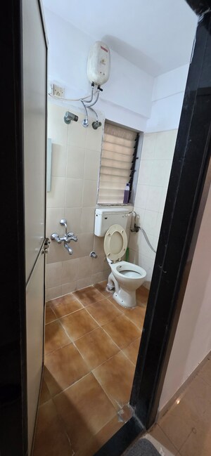 Furnished Amenities in 2 BHK Apartment at HDIL Dheeraj Jamuna, Malad West – for Rent