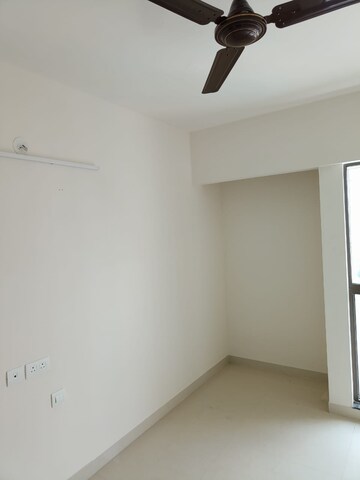 Room in 2 BHK Apartment at Runwal Eirene, Balkum Pada – for Rent