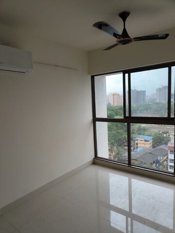 Room in 2 BHK Apartment at Runwal Eirene, Balkum Pada – for Rent