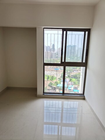 Room in 2 BHK Apartment at Runwal Eirene, Balkum Pada – for Rent