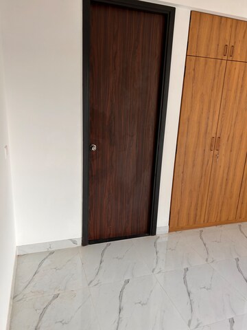 Room in 2 BHK Apartment at Raymond Ten X Habitat, Pokhran Road No Two – for Rent