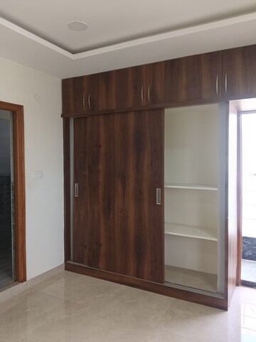 Room in 3 BHK Apartment at Manikonda – for Rent
