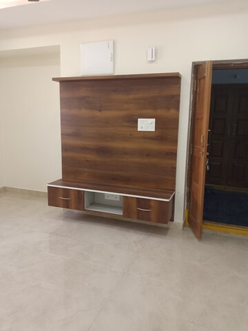 Room in 3 BHK Apartment at Manikonda – for Rent