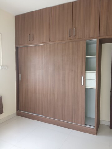 Room in 2 BHK Apartment at Narsingi – for Rent
