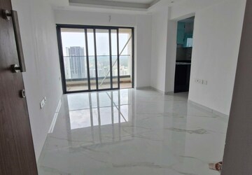 Room in 2 BHK Apartment at Level The Residences, Andheri West – for Rent