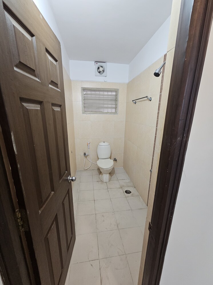 Bathroom, vasantha-city 3 Bedroom 2250 Sq.Ft. Apartment In Hi Tech City Hyderabad 9323911