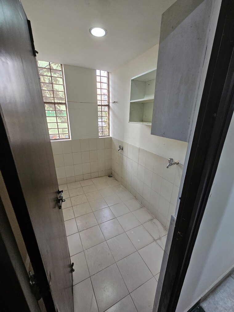 Bathroom, vasantha-city 3 Bedroom 2250 Sq.Ft. Apartment In Hi Tech City Hyderabad 9323911