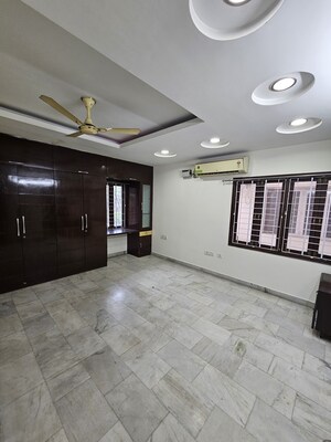 Room in 3 BHK Apartment at Vasantha City, Hi Tech City – for Sale