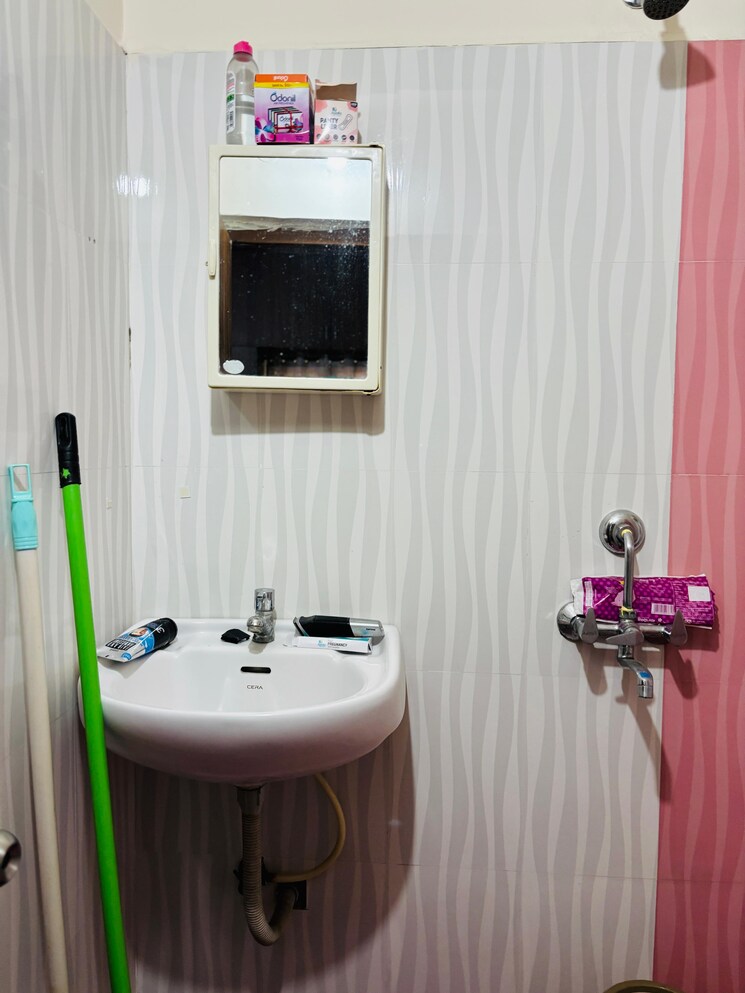 Bathroom, madhapur 2 Bedroom 1500 Sq.Ft. Builder Floor In Madhapur Hyderabad 9323912