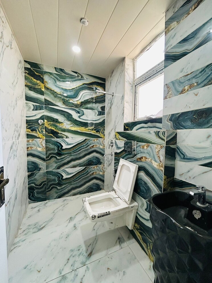 Attached Bathroom, kharar 3 Bedroom 110 Sq.Yd. Apartment In Kharar Mohali 9323919