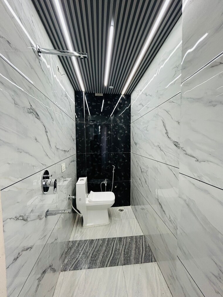 Attached Bathroom, kharar 3 Bedroom 110 Sq.Yd. Apartment In Kharar Mohali 9323919