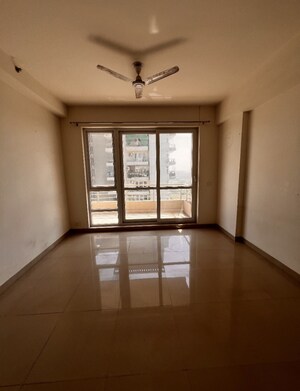 Room in 4 BHK Apartment at Indiabulls Centrum Park, Sector 103 – for Sale