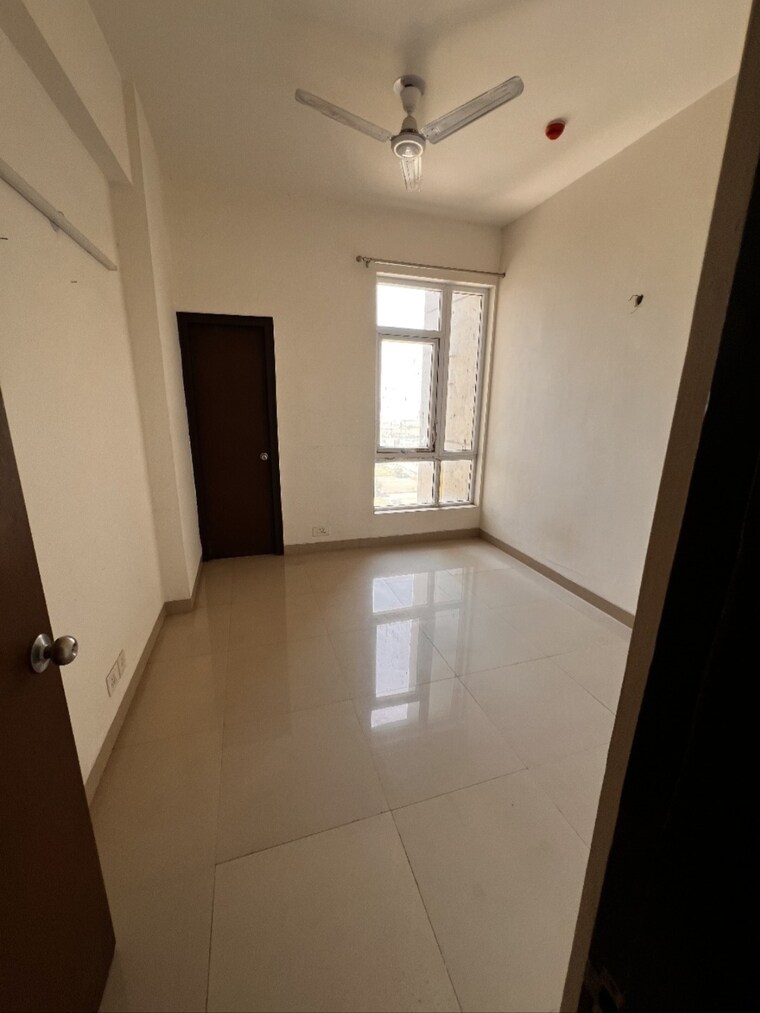 Bathroom, indiabulls-centrum-park 4 Bedroom 2875 Sq.Ft. Apartment In Sector 103 Gurgaon 9323985