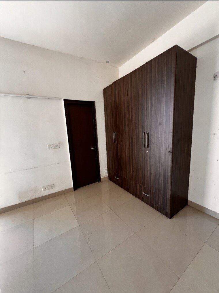 Room, indiabulls-centrum-park 4 Bedroom 2875 Sq.Ft. Apartment In Sector 103 Gurgaon 9323985