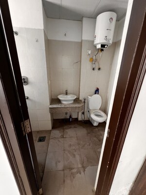 Bathroom in 4 BHK Apartment at Indiabulls Centrum Park, Sector 103 – for Sale