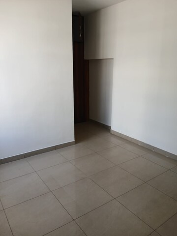 Room in 3 BHK Builder Floor at Sector 44 – for Rent