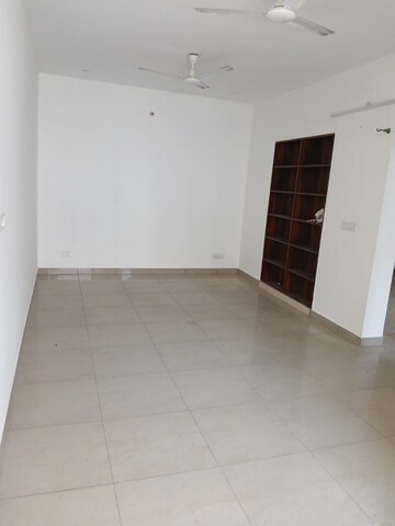 Room in 3 BHK Builder Floor at Sector 44 – for Rent