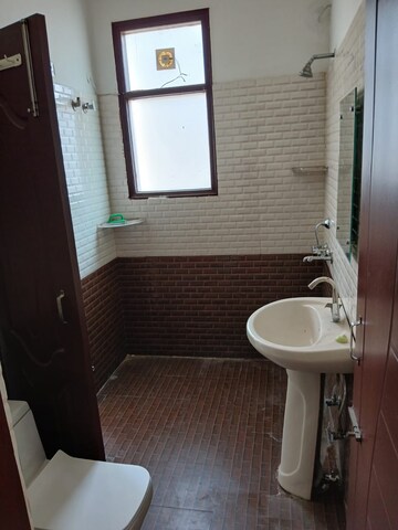 Bathroom in 3 BHK Builder Floor at Sector 44 – for Rent