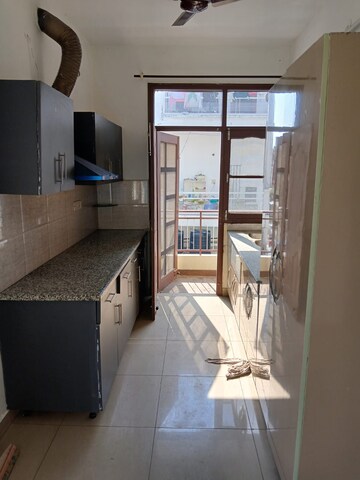 Kitchen in 3 BHK Builder Floor at Sector 44 – for Rent