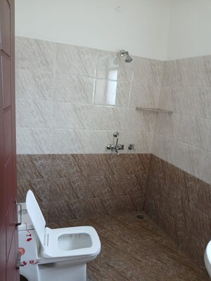 Bathroom in 3 BHK Builder Floor at Sector 44 – for Rent