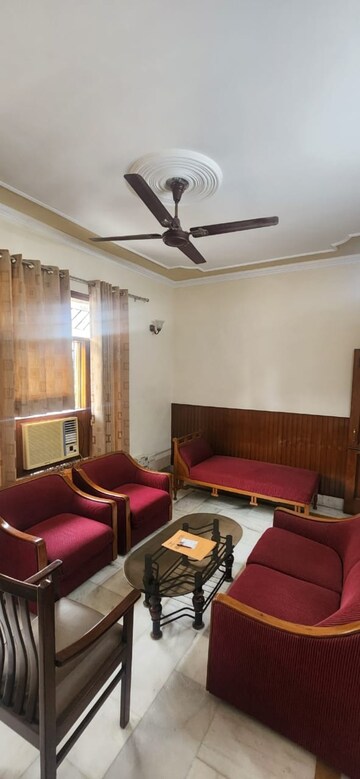 3 BHK Builder Floor For Rent in Sector 22