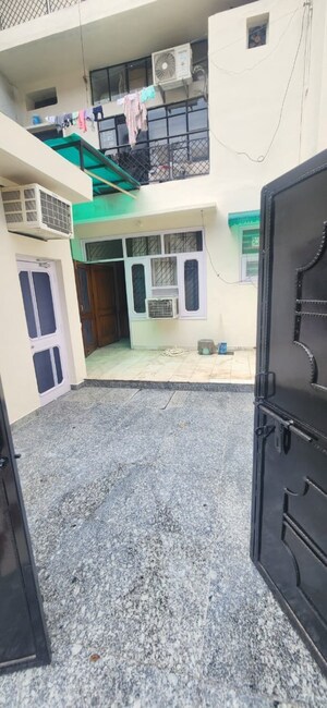 Parking in 3 BHK Builder Floor at Sector 22 – for Rent