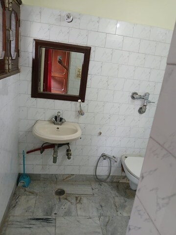 Bathroom in 2 BHK Builder Floor at Sector 36 – for Rent