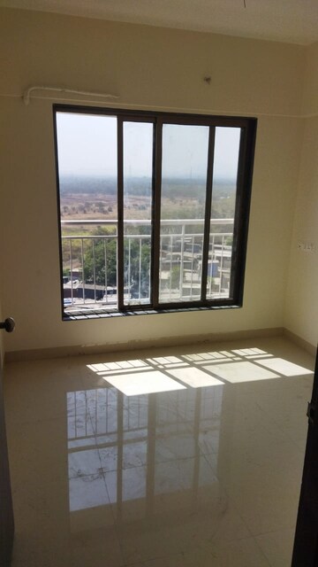 Room in 1 BHK Apartment at Haware Altura, Vikhroli East – for Rent