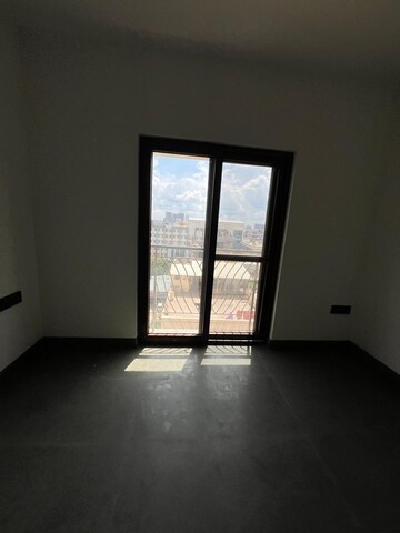Room in 2 BHK Apartment at Centreo , Kanakapura Road – for Sale