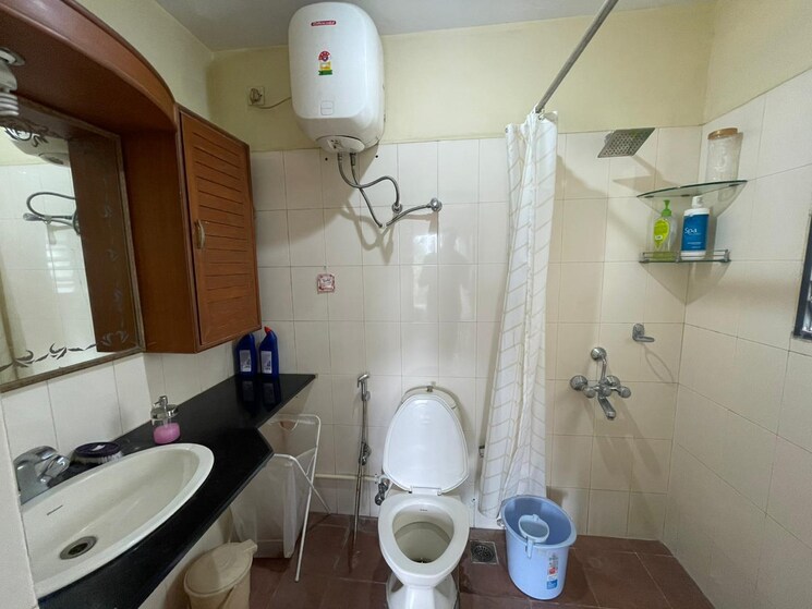 Bathroom, lnt-realty-south-city 3 Bedroom 1770 Sq.Ft. Apartment In Bannerghatta Road Bangalore 9324183