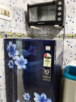 Furnished Amenities in 1 RK Apartment at New Anand Sangam, Santacruz East – for Rent