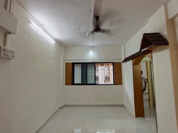 Room in 1 BHK Apartment at Seawoods – for Rent