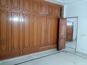 1 BHK Builder Floor For Rent in Chattarpur