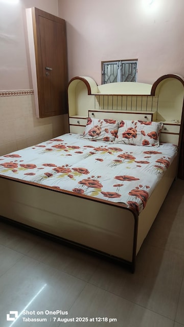 Bedroom in 1.5 BHK Independent House at Gomti Nagar – for Rent