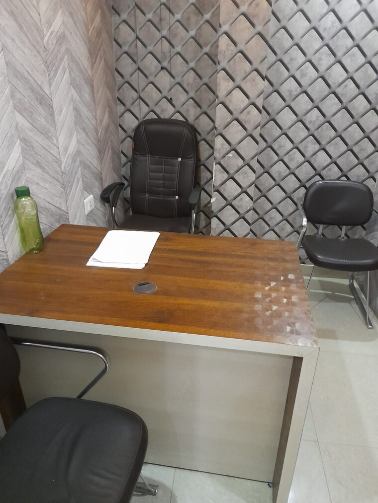 Team Area, gomti nagar Commercial Office Space 800 Sq.Ft. In Gomti Nagar Lucknow 9324279
