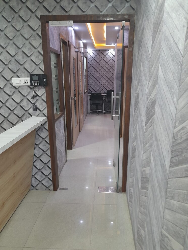undefined, gomti nagar Commercial Office Space 800 Sq.Ft. In Gomti Nagar Lucknow 9324279