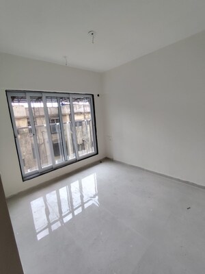 Room in 1 BHK Apartment at Vaibhav Eastern Groves, Vikhroli East – for Sale