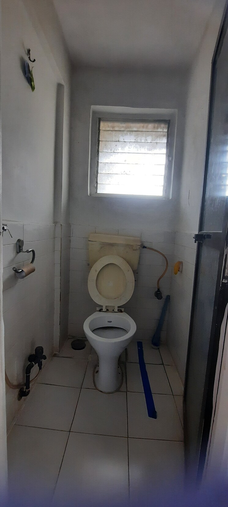 Bathroom, nobel-house-chs 1 Bedroom 550 Sq.Ft. Apartment In Andheri West Mumbai 9324310