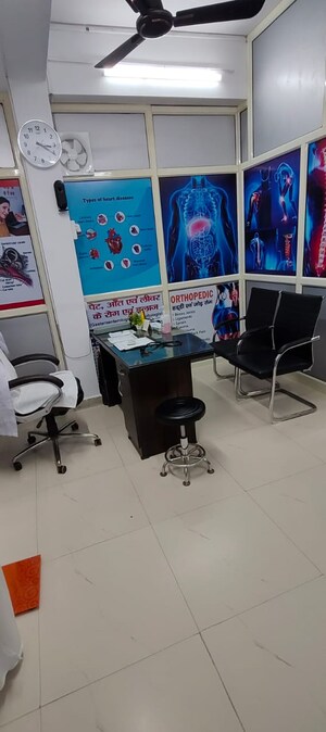 Team Area in  Shop at Gomti Nagar – for Rent