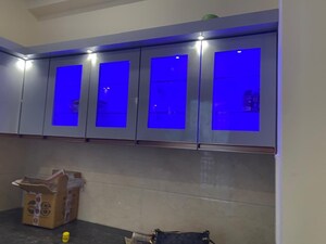 Room in 3 BHK Apartment at Omaxe Waterscapes, Gomti Nagar – for Sale