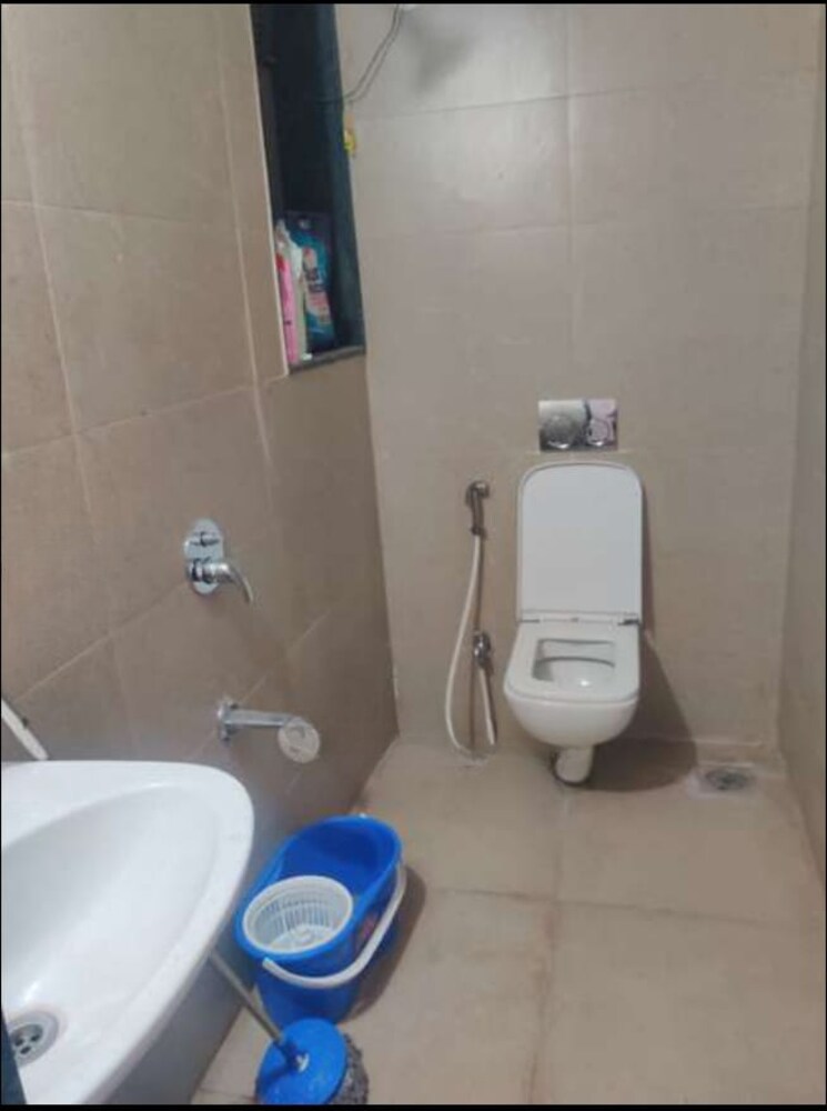 Bathroom, runwal-eirene 2 Bedroom 568 Sq.Ft. Apartment In Balkum Pada Thane 9324319