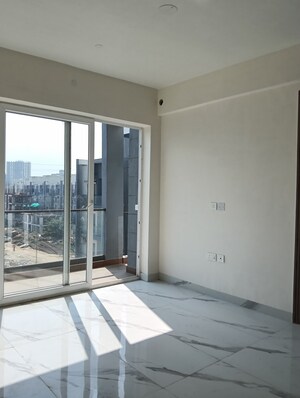 Room in 2.5 BHK Apartment at Smart World Gems, Sector 89 – for Rent