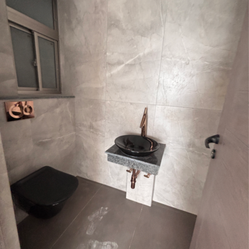 Bathroom in 3.5 BHK Apartment at Shalimar One World Belvedere Court 3, Malesemau – for Sale