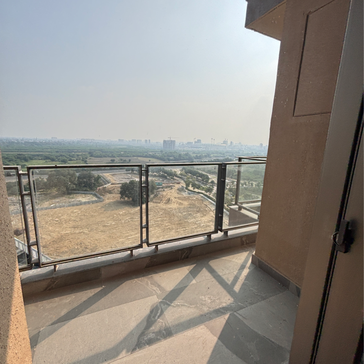 Balcony, shalimar-one-world-belvedere-court-3 3.5 Bedroom 2155 Sq.Ft. Apartment In Malesemau Lucknow 9324354