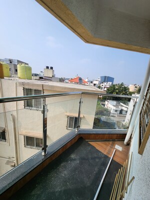 Staircase in 1.5 BHK Apartment at Sultan House, Sanjay Park – for Rent