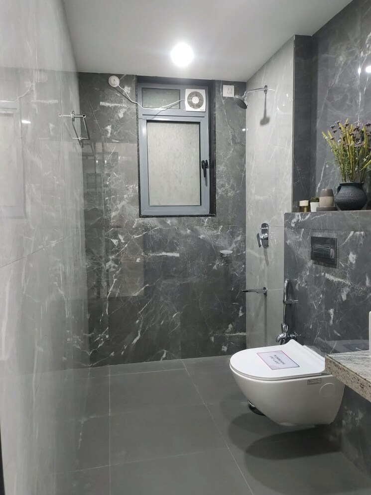 Bathroom, kolte-patil-alora 2 Bedroom 744 Sq.Ft. Apartment In Santacruz East Mumbai 9324420
