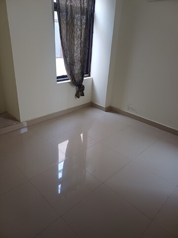 Furnished Amenities in 3 BHK Apartment at Amolik Sankalp, Sector 85 – for Rent